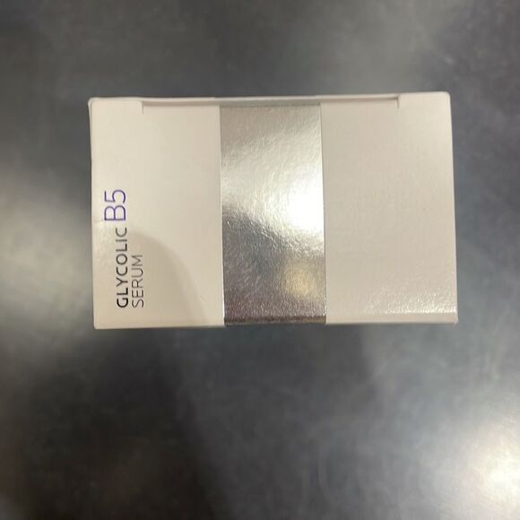 LA ROCHE-POSAY Glycolic B5 Serum - Picture 10 of 10
